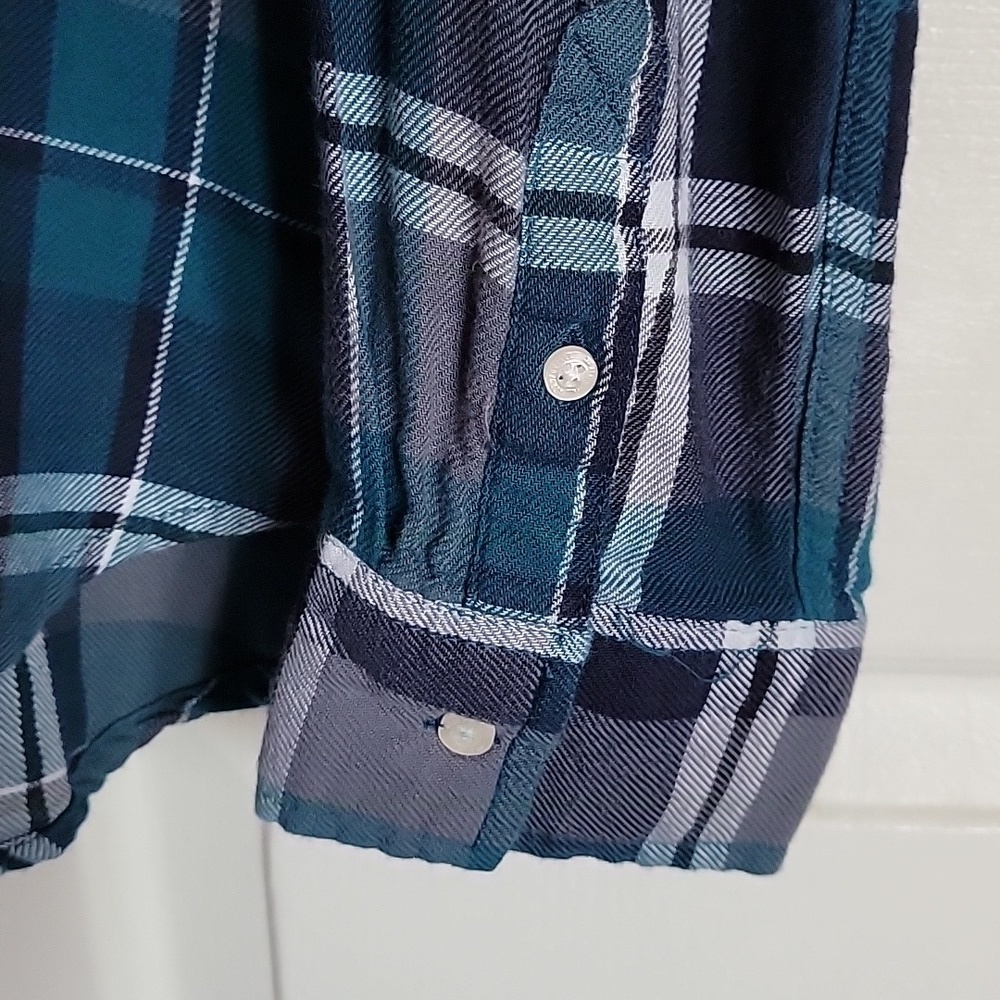 Aeropostale women's large, long sleeved, buttondown plaid shirt, blue and green. - Picture 6 of 7